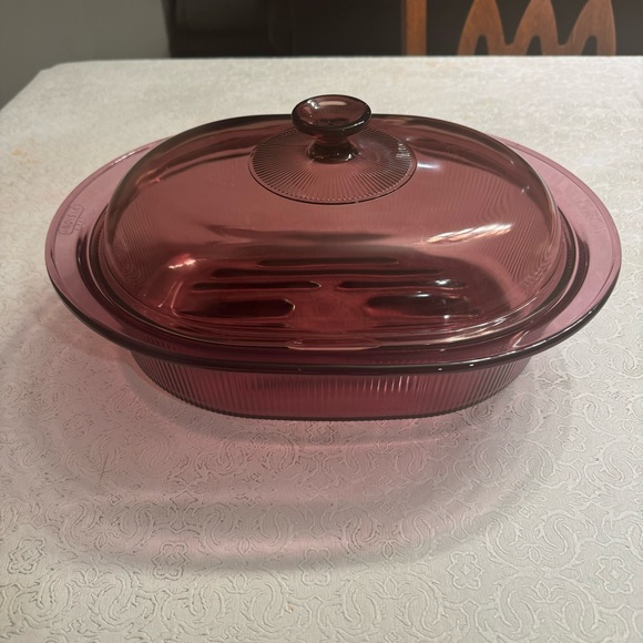 Corningware Visions Cranberry 4 qt Oval Ribbed Roasting Dish with Lid V-34-C - Picture 3 of 10